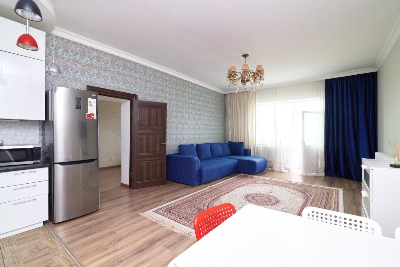Квартира В Самом Центре Столицы Казахстана Apartment Astana Bagian luar foto