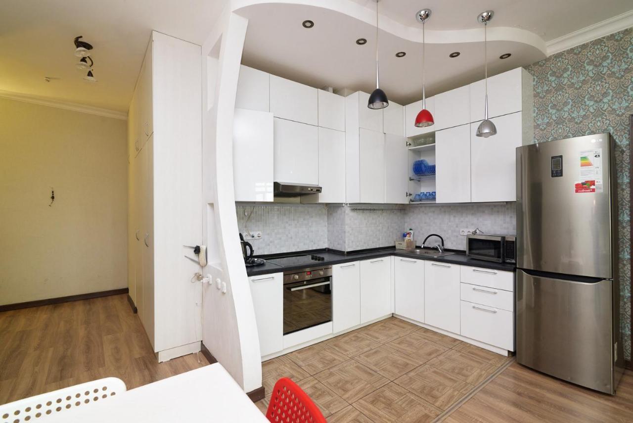 Квартира В Самом Центре Столицы Казахстана Apartment Astana Bagian luar foto