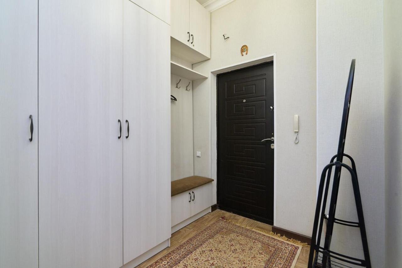 Квартира В Самом Центре Столицы Казахстана Apartment Astana Bagian luar foto